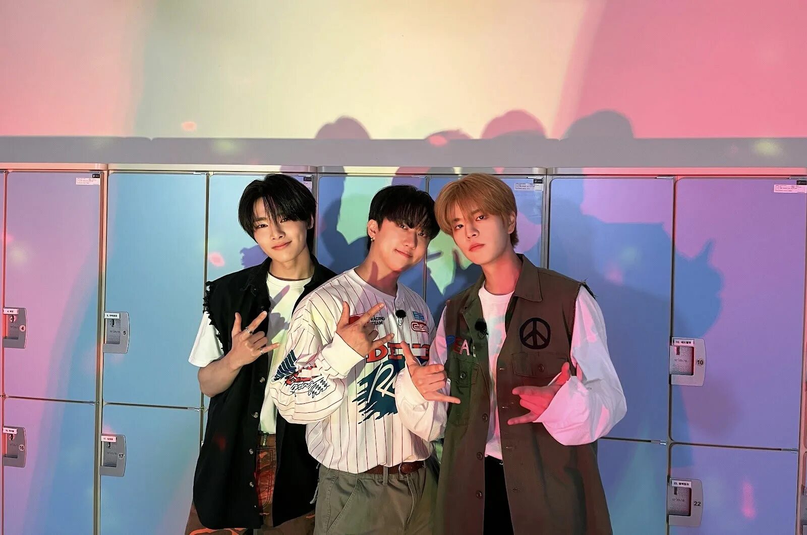 K-pop группа stray kids. Leave stray kids. Группа stray kids маниак. Stray kids 2022. Stray kids 2022.