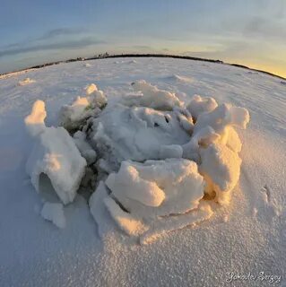 Белое море и белый снег