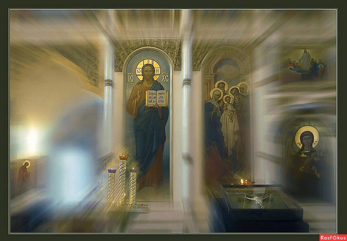 Иконостас храма христа спасителя. Казань собор казанская чудотворная икона божией матери. Алтарные врата православного храма. Господь вседержитель храм христа спасителя. Почему в церкви иконы.
