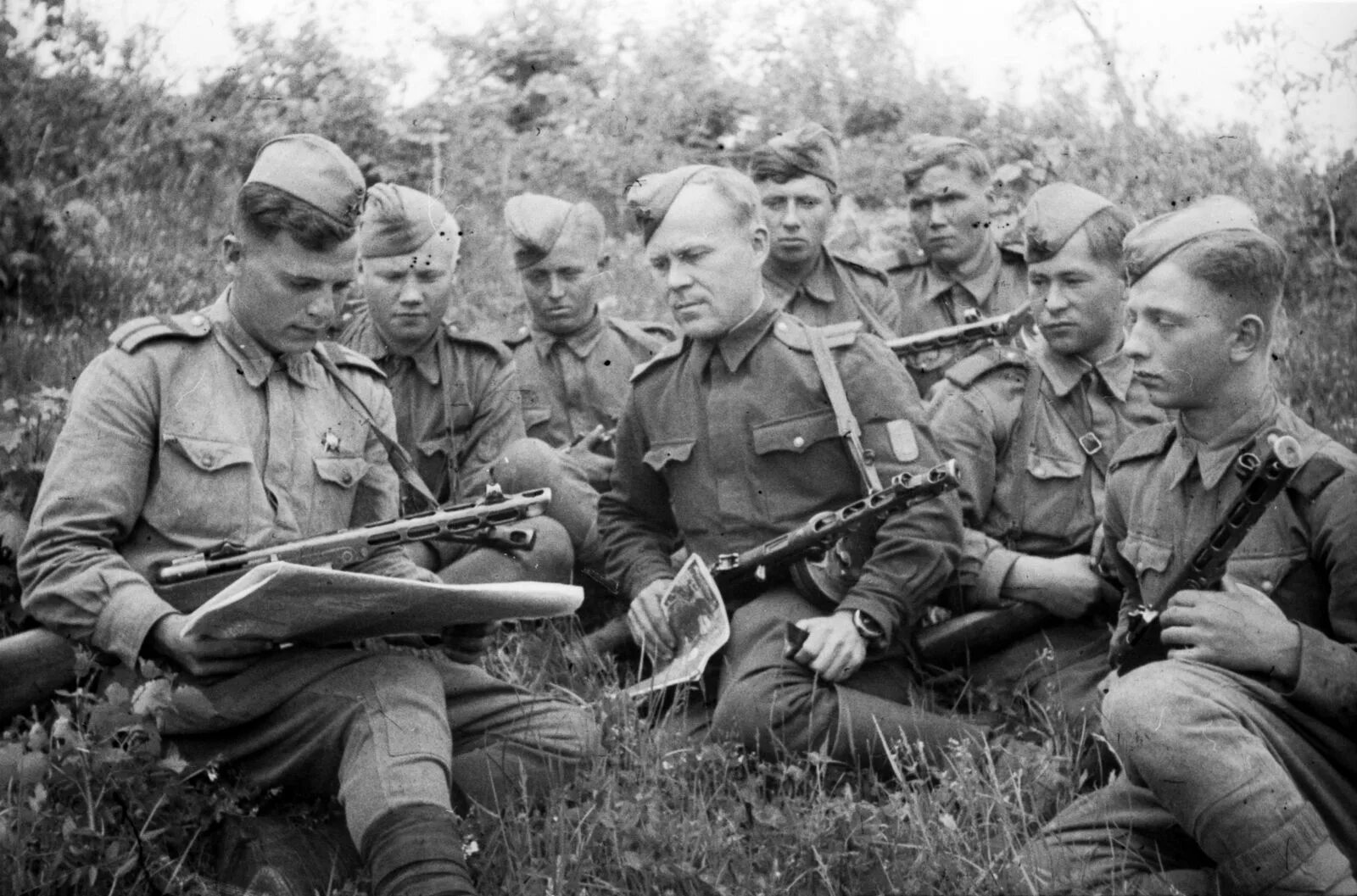 Советская рота. Фронтовая разведка РККА В 1944 году. Рота автоматчиков РККА. Разведчики РККА 1941. Взвод автоматчиков РККА.