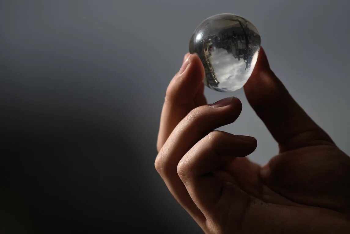 Съедобные пузыри с водой. Ooho съедобные шарики с водой. Съедобная вода. Ooho съедобная вода. Ooho водяные шарики.