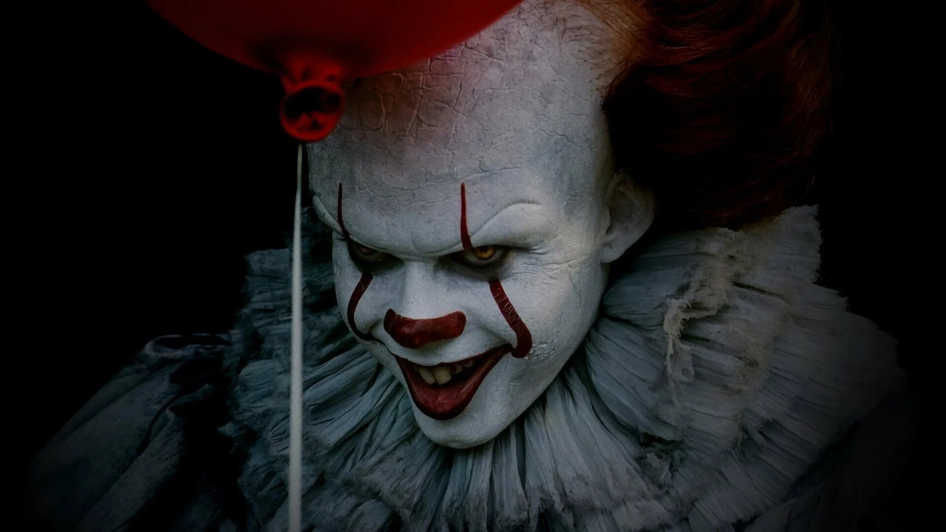 Оно кто он. Pennywise клоун 1990. оно 2017 клоун пеннивайз. клоун пеннивайз 2017 кадры.