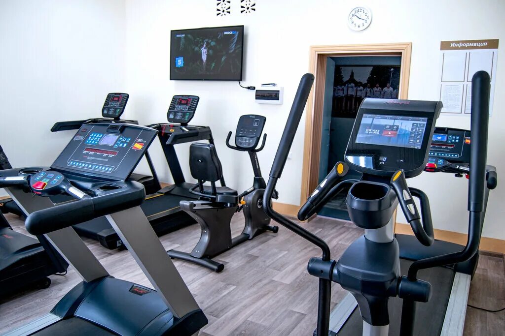 тренажерный зал мустанг зал. крона fitness, чебоксары. спортивный зал чебоксары. московский проспект 45 чебоксары спортзал. тренажерка спартак чебоксары.