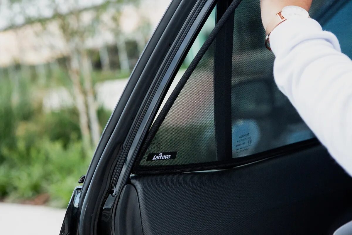 Каркасные шторки на mitsubishi expander. Автошторки. Авто шторки autoland l50 damas. Автошторки санскрин. Каркасные шторки трокот лансер 10.