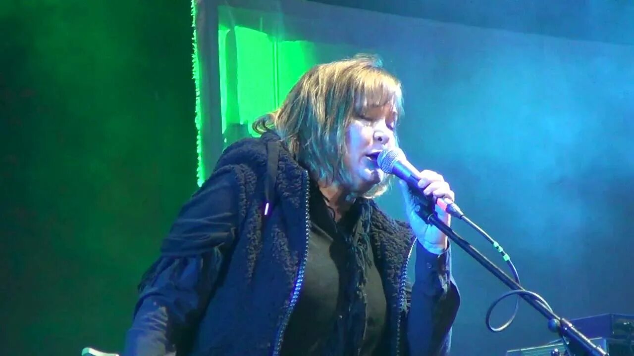 Настя полева летучий. Настя полева наутилус. настя полева 2025. группа полева, настя. настя полева рок-исполнительница.