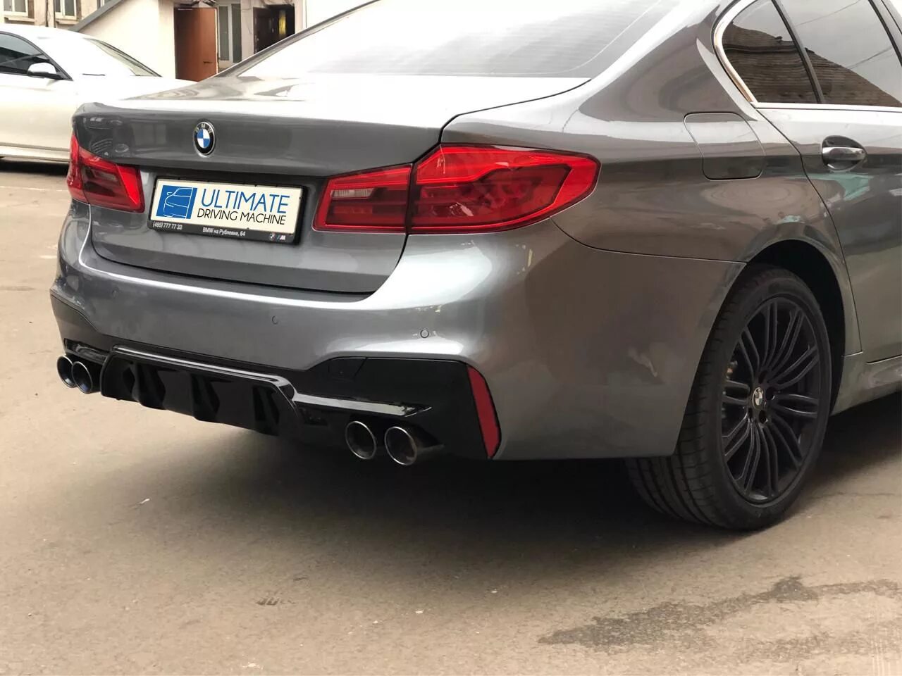 Диффузор g30. Bmw g30 обвес м5. bmw m5 g30. bmw 5 (g30f90). bmw g30 m обвес.