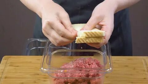 Положил мясо молочный