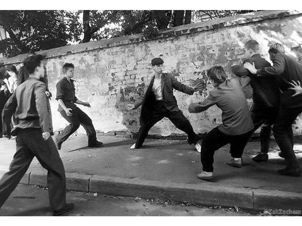 Дети бандиты. Мальчишка хулиган. Дворовые хулиганы. Послевоенные банды. Алексей филимонов 14+.