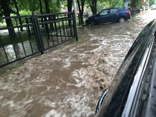 Сильный дождь лил в продолжение двух дней