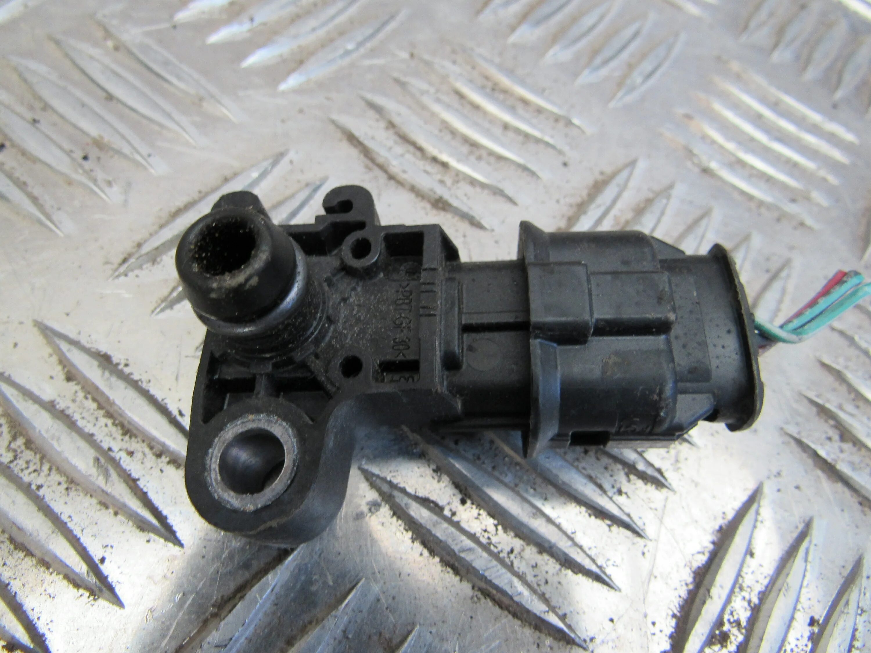 датчик абсолютного давления воздуха opel vectra. опель датчик давления воздуха. датчик давления воздуха на опель мерива. 6. 8.