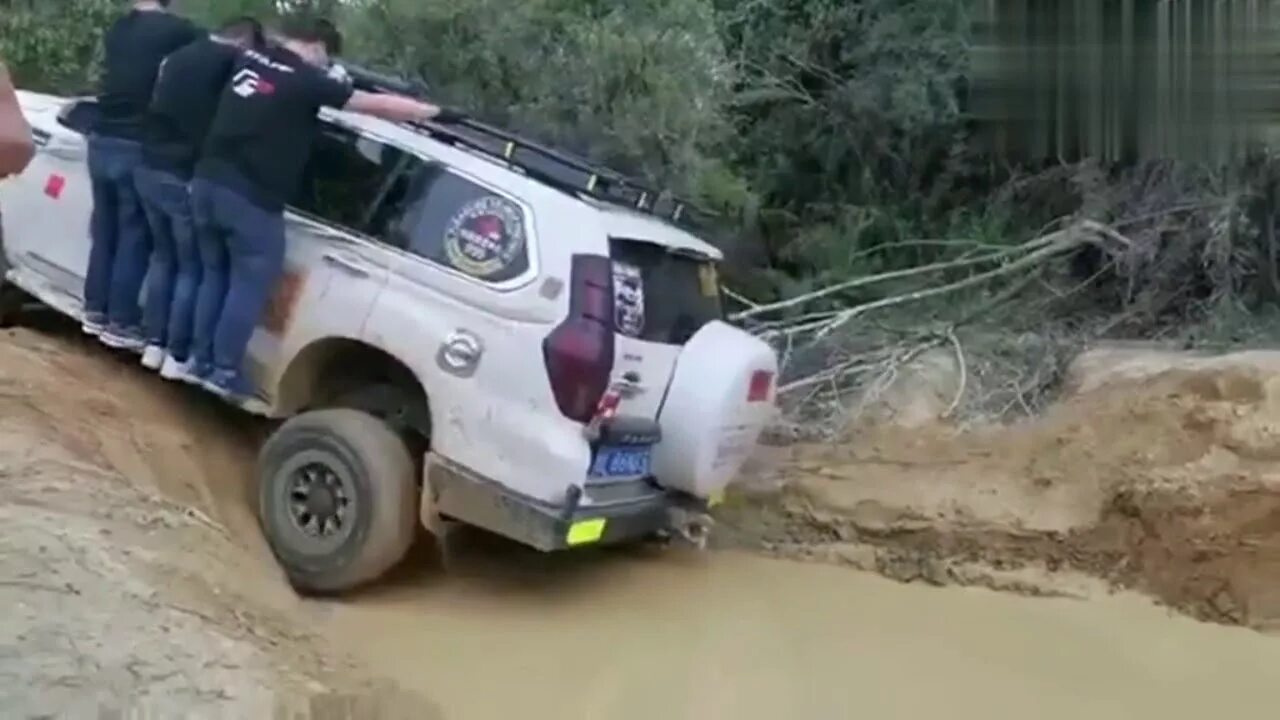 Haval h9 на бездорожье. Jeep grand cherokee zj off road. Great wall haval h9 off road. 9 off road. Гироскутер hummer board.