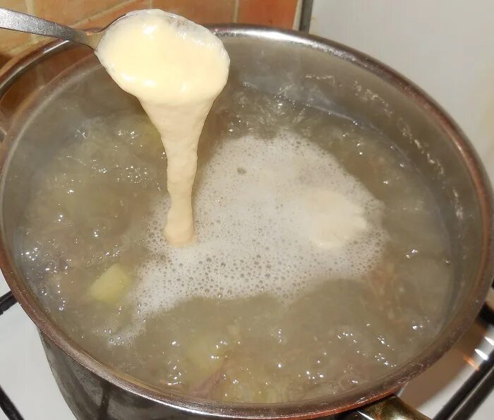 Суп с клецками на мясном бульоне
