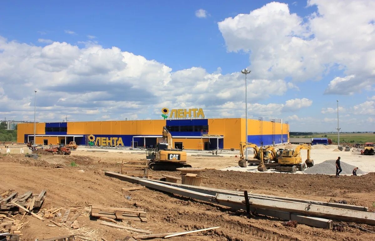Сигма чебоксары. Лента для стройки. Строительство гипермаркета лента. Стройка в Ленинградской области. Стройка магазина лента.
