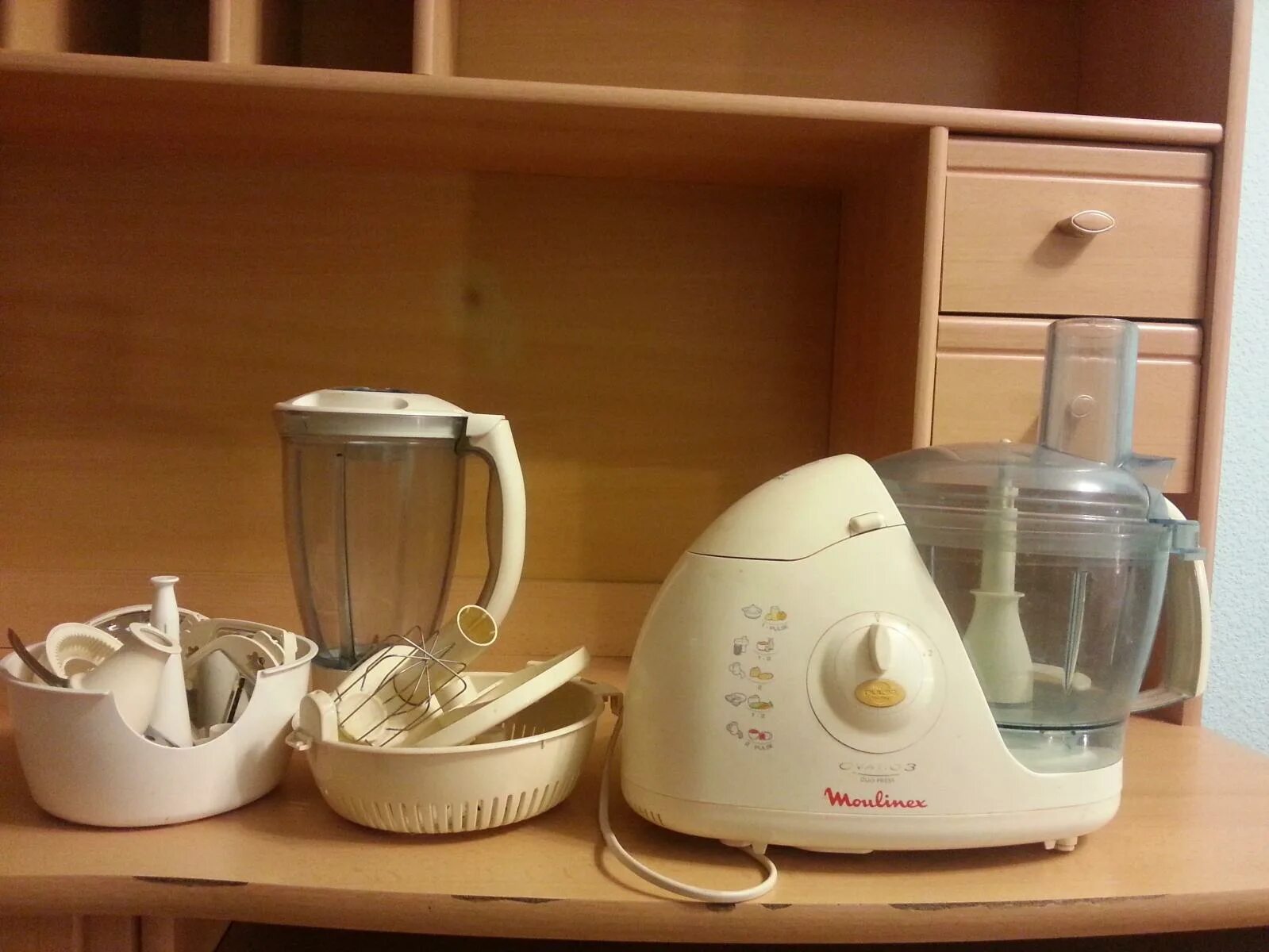 Планетарный миксер мулинекс. Кухонный комбайн мулинекс. Кухоныйкомбайн меленекс. Кухонный комбайн мулинекс 1600. Мясорубка moulinex me 110130 compact.