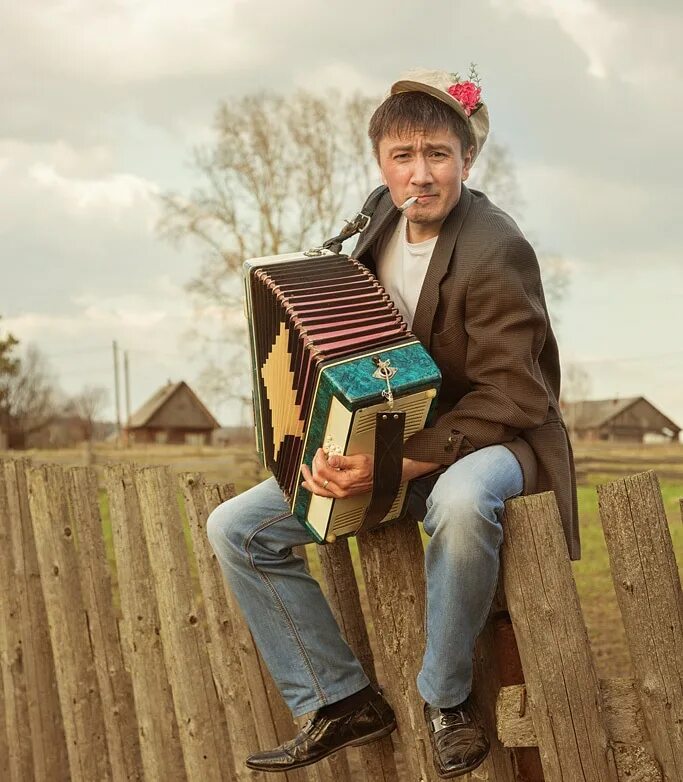 Деревенский герой. Деревенский парень. Сельский парень. Парень в деревне. Деревенские люди.