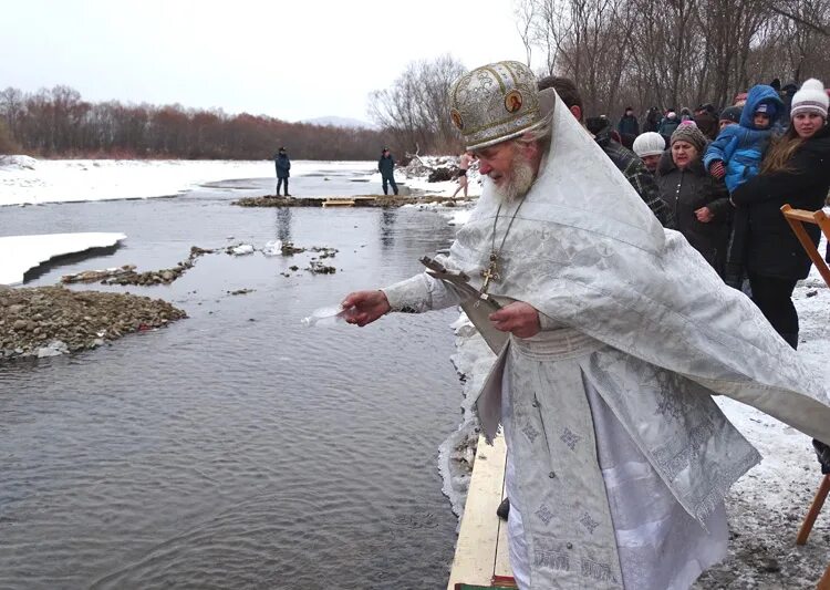 святая вода на крещение.