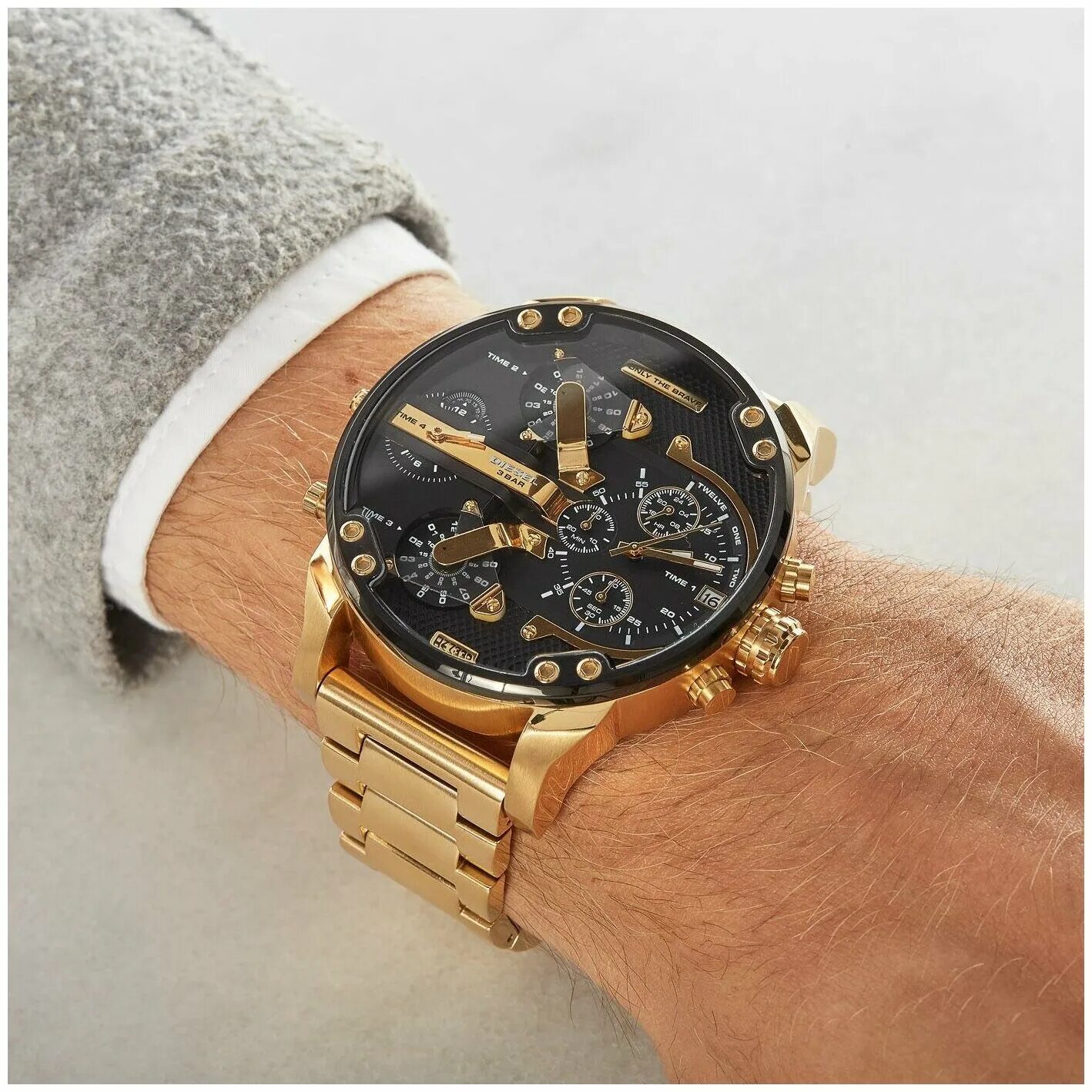 на огромном циферблате тяжелые. большие наручные часы мужские. Jaragar часы a034. на огромном циферблате тяжелые. на огромном циферблате тяжелые.