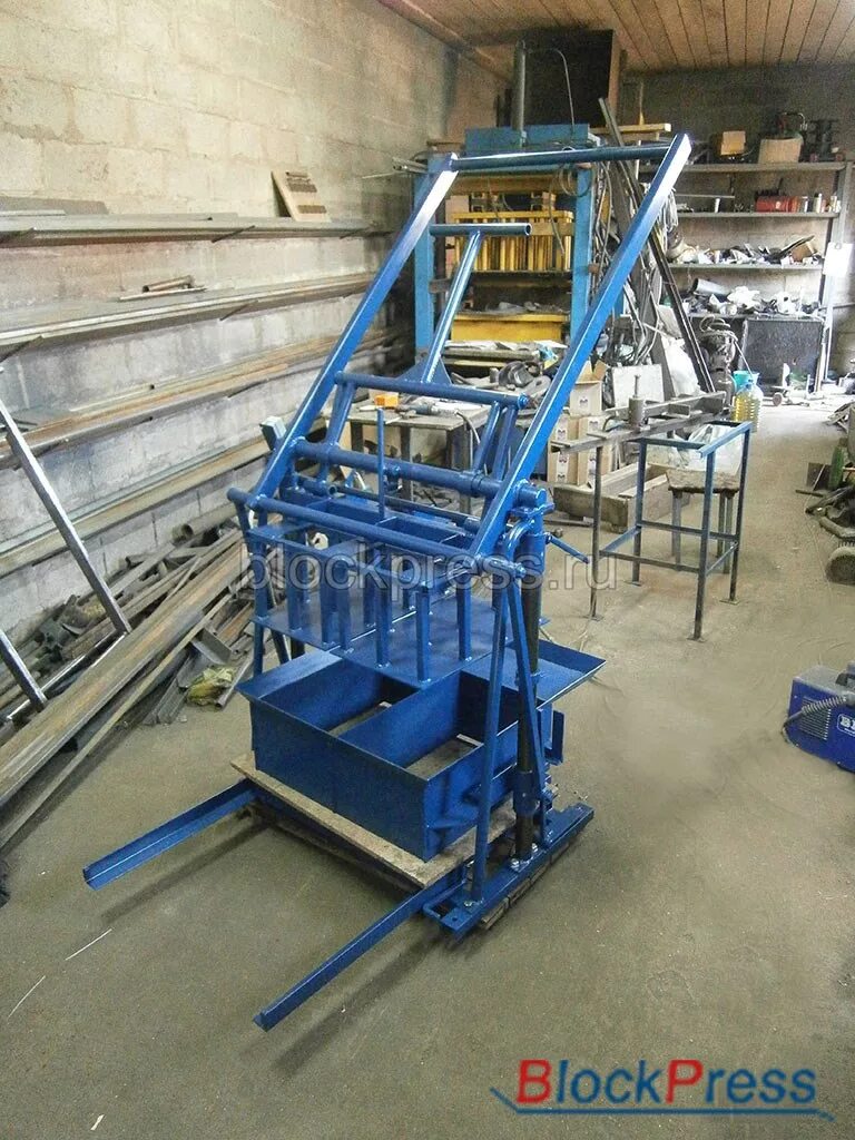 арболита. станок для арболитовых блоков. рифей арболит. станок профессионал на 4 блока для арболитовых блоков. пресс.