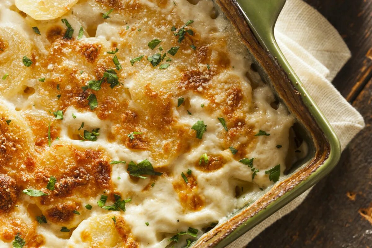 Гратен с курицей. Картофельный гратен с курицей и грибами. Соус гратен. Соус гратен. Картофельный гратен с лисичками.