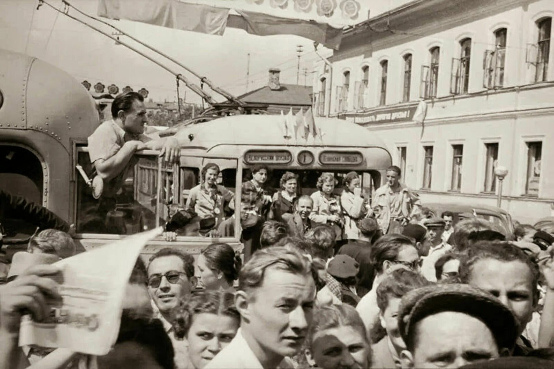 1957 год первый в истории. Леонара Джанадда "Москва 1957. Москва 1957 в фотографиях Леонара Джанадды. Советский Союз 1957. СССР 50-60 годы.