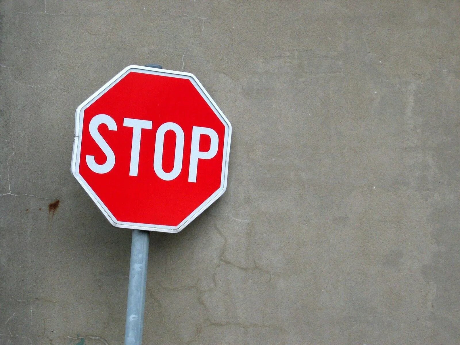 Стоп выходим. Стоп. знак stop. знак стоп рука. знак стоп квадратный.