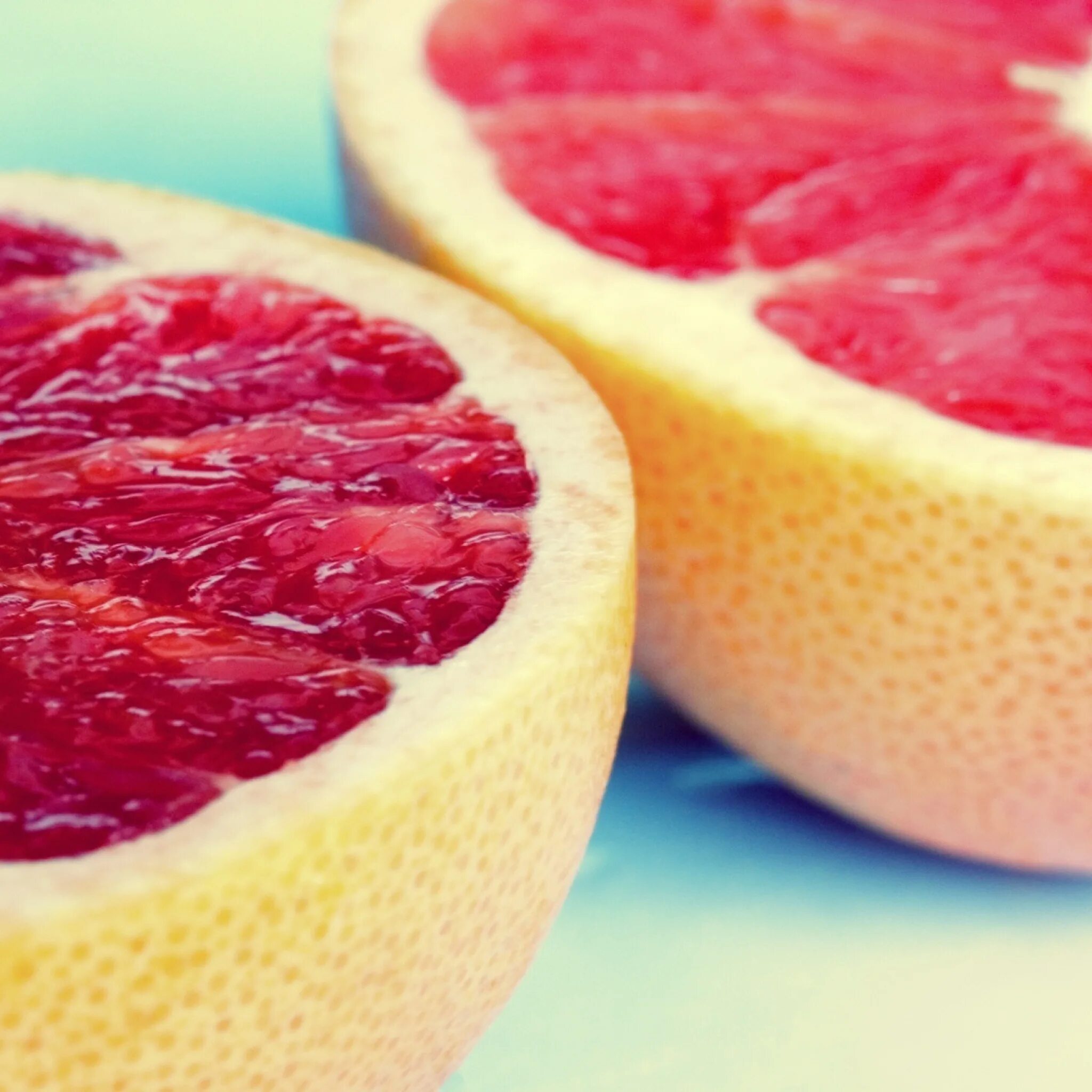 Грейпфрут макро. Ликер грейпфрут лимон. Posh грейпфрут-манго. Грейпфрут на белом фоне целый. Ив грейпфрут.