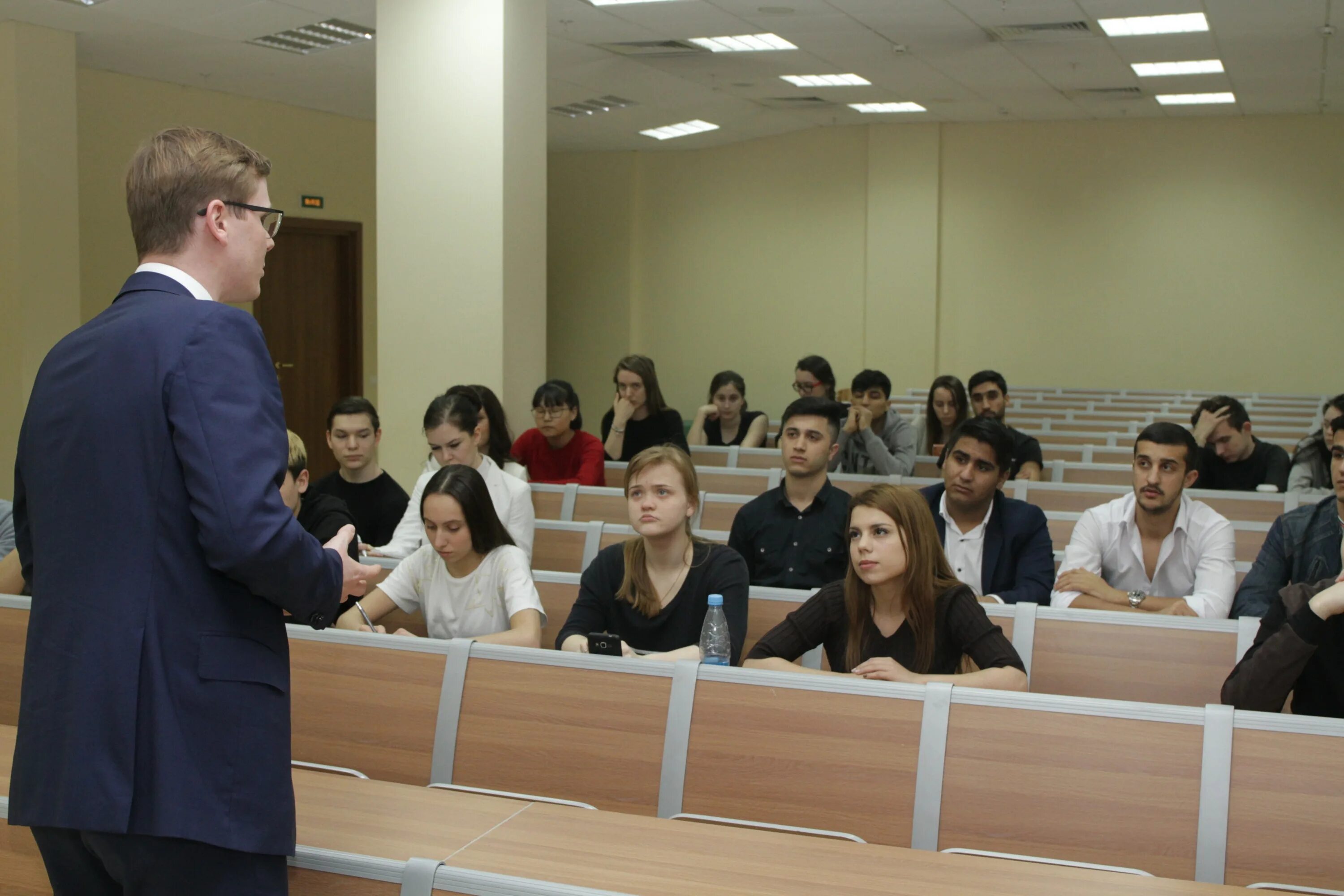 экономико-гуманитарный университет в варшаве. малый зал финансовый университет. финансовый университет при правительстве рф внутри. московский финансовый университет при правительстве рф колледж. финансовый университет при правительстве рф внутри.