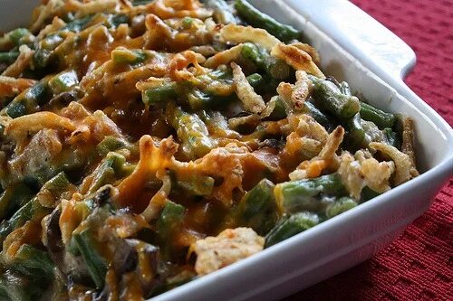Фарш с фасолью стручковой. Запеканка с фасолью стручковой. запеканка из стручковой фасоли. запеканка со стручковой фасолью и курицей. зеленая фасоль с фаршем.