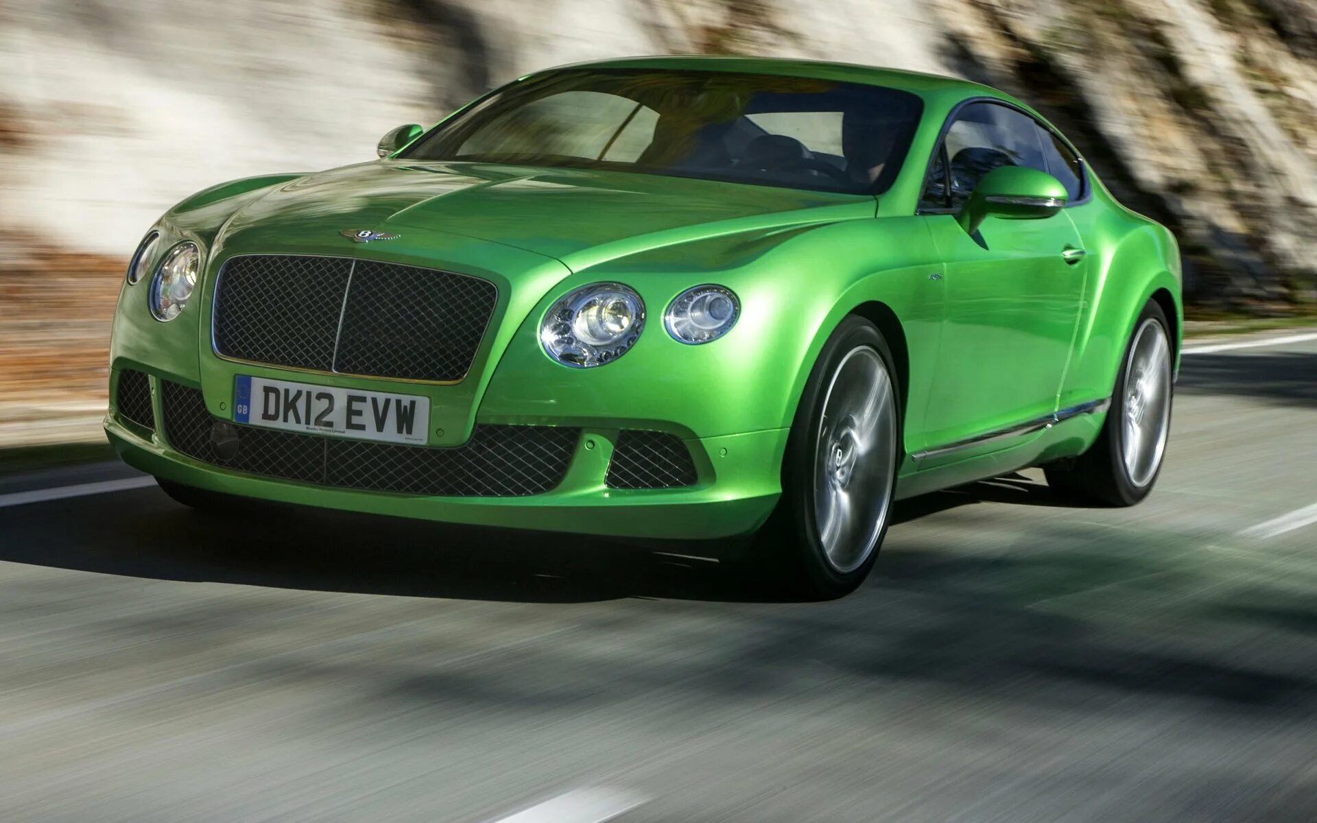 Зеленая машина фото. Бентли Континенталь gt Speed. Бентли Континенталь gt 2. Bentley Continental gt Speed 2020. Bentley Continental gt Speed 2012.