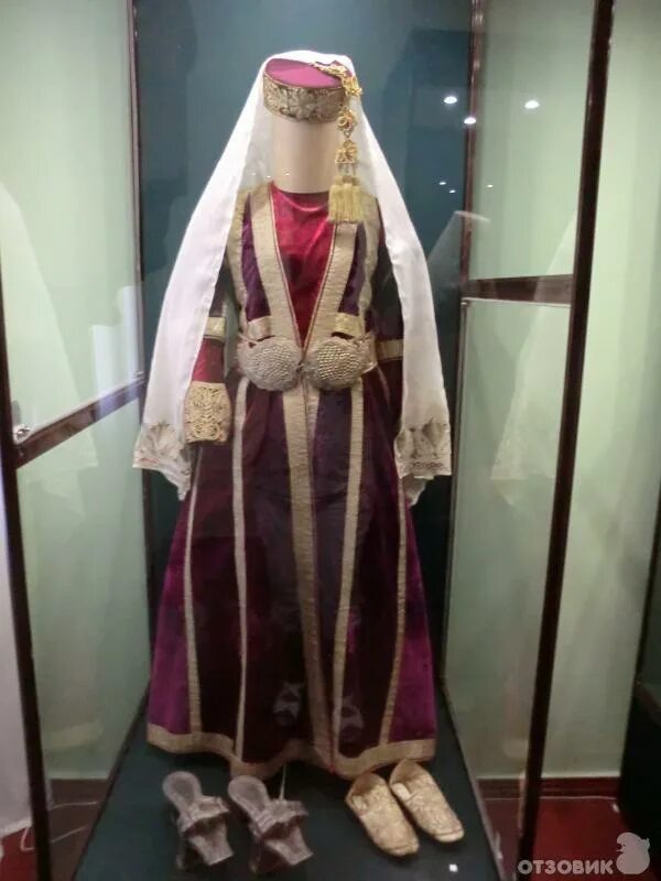 Национальный костюм крымских караимов. Национальная одежда крымского ханства. Национальный костюм караимов в крыму. Бахчисарай одежда. Крымские татары 16 век одежда.