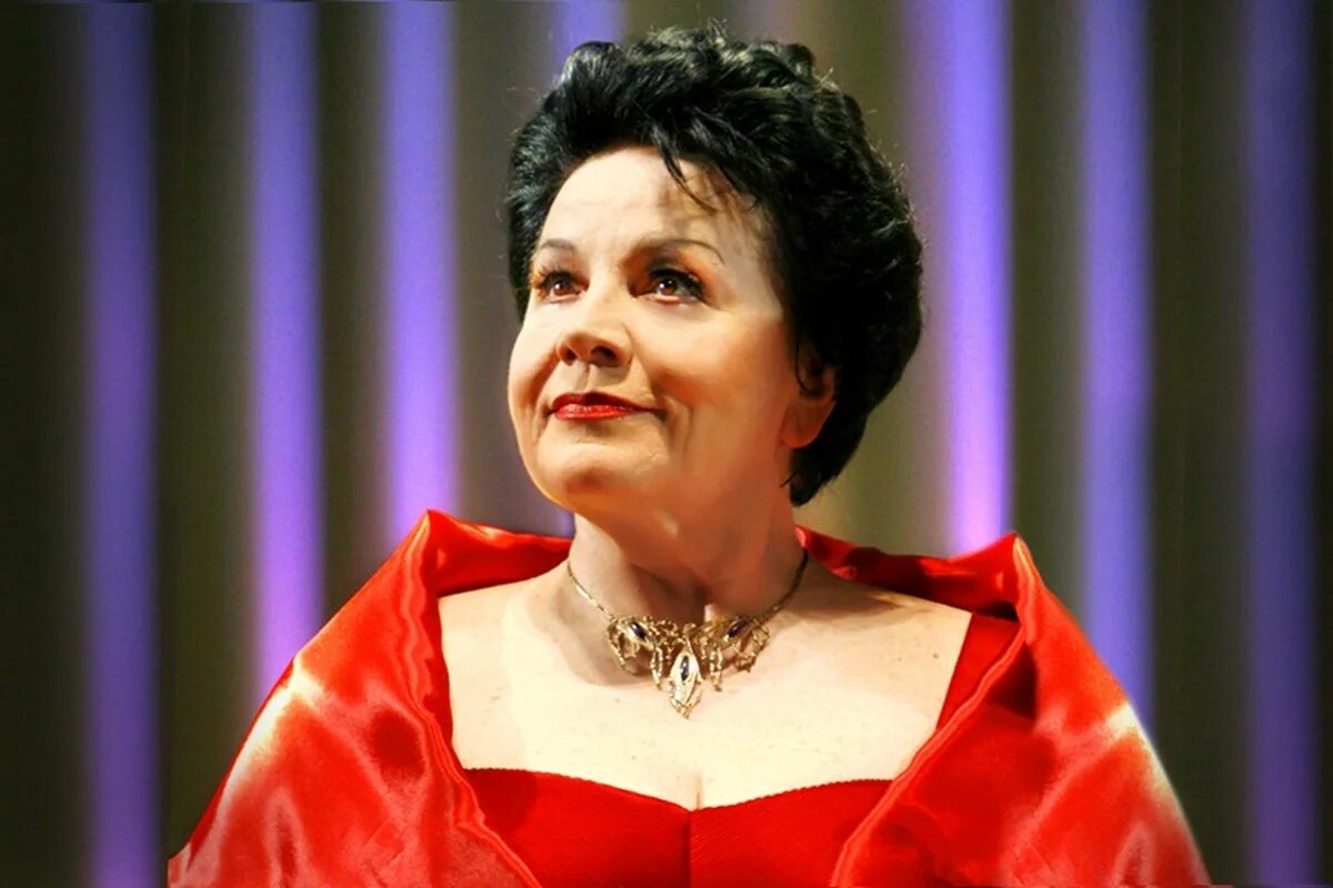 Анна нетребко. Монтсеррат кабалье певица. Анна юрьевна нетребко. Окнина ирина оперная певица. Как зовут оперную певицу.