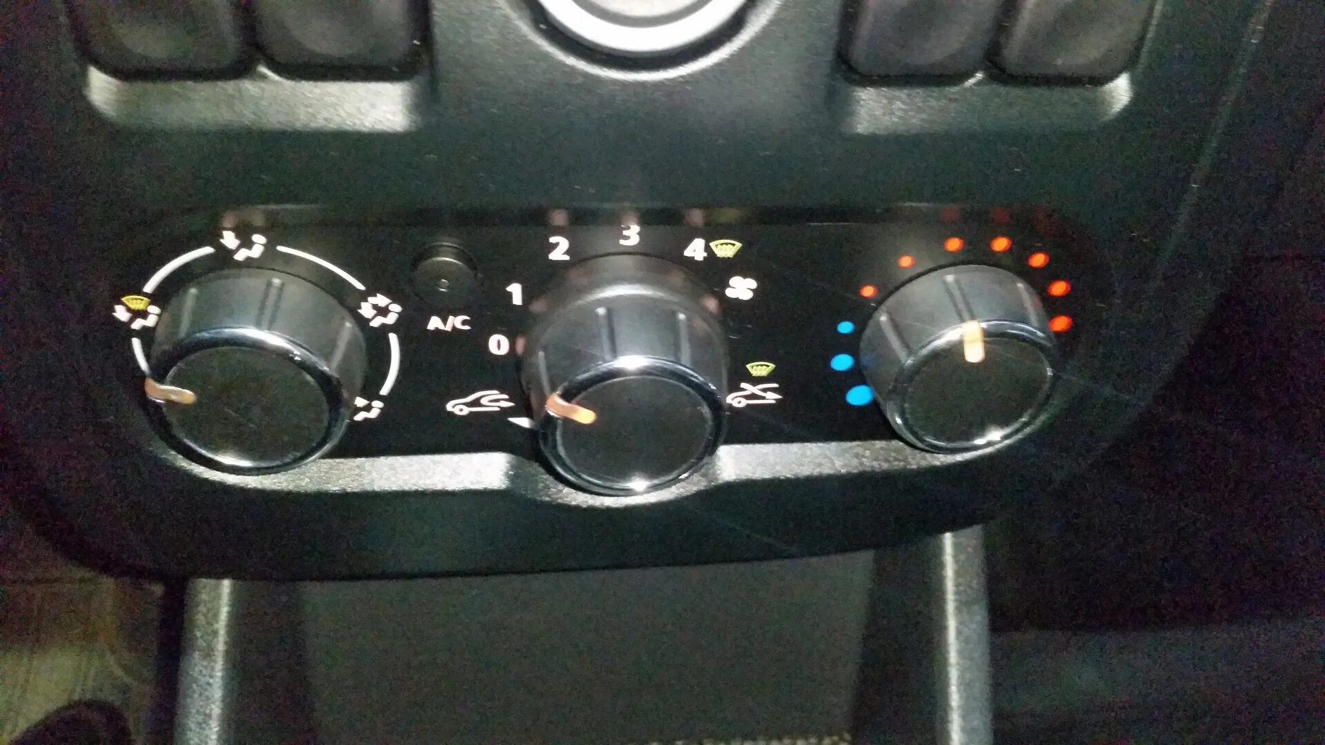 Панель на торпеду лада ларгус. Панель лада ларгус кросс. Центральная панель лада ларгус. Панель управления ларгус. Панель лада ларгус.