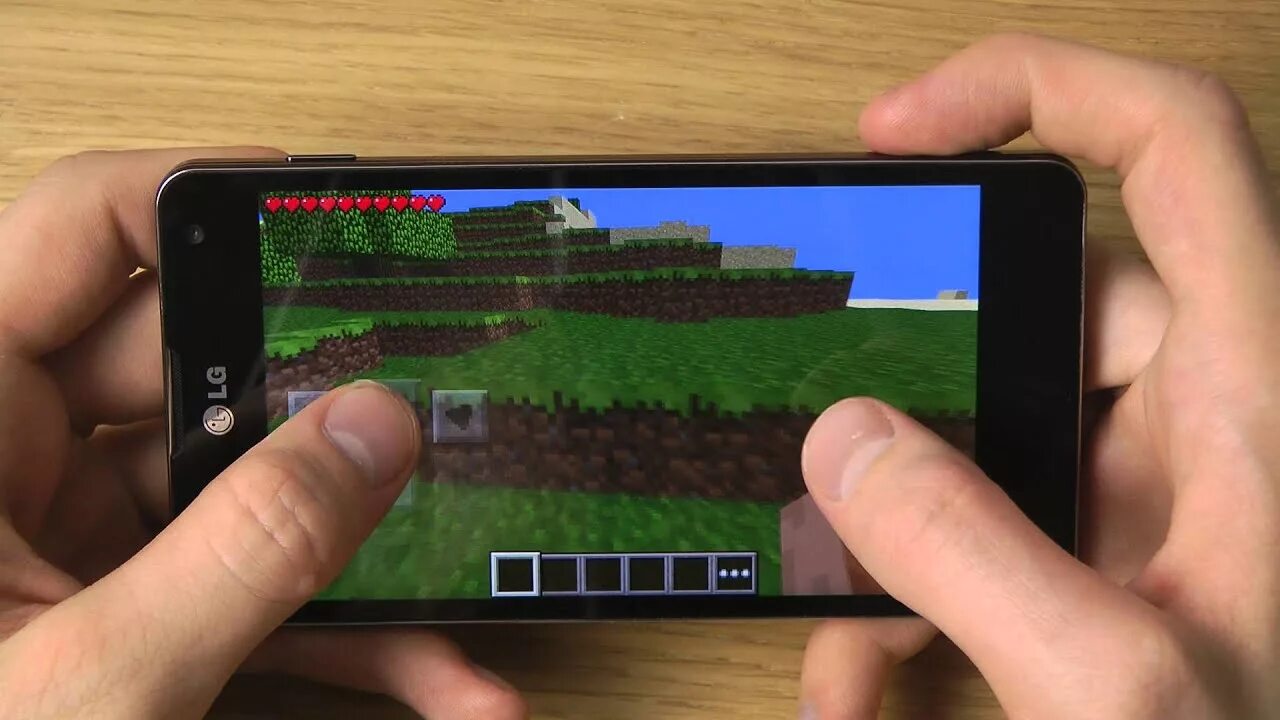 Смартфон в МАЙНКРАФТЕ. Minecraft версии на телефон. Игра майнкрафт для смартфона. Планшет Minecraft.