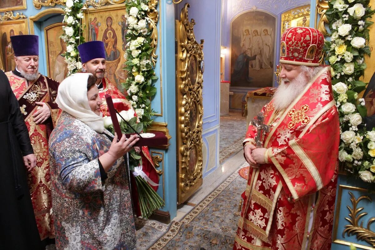 храм живоносный источник в царицыно духовенство. протоиерей олег благочинный даниловского округа. матушка калерия в храме живоносный источник в царицыно. храм живоносный источник в царицыно. царицыно.