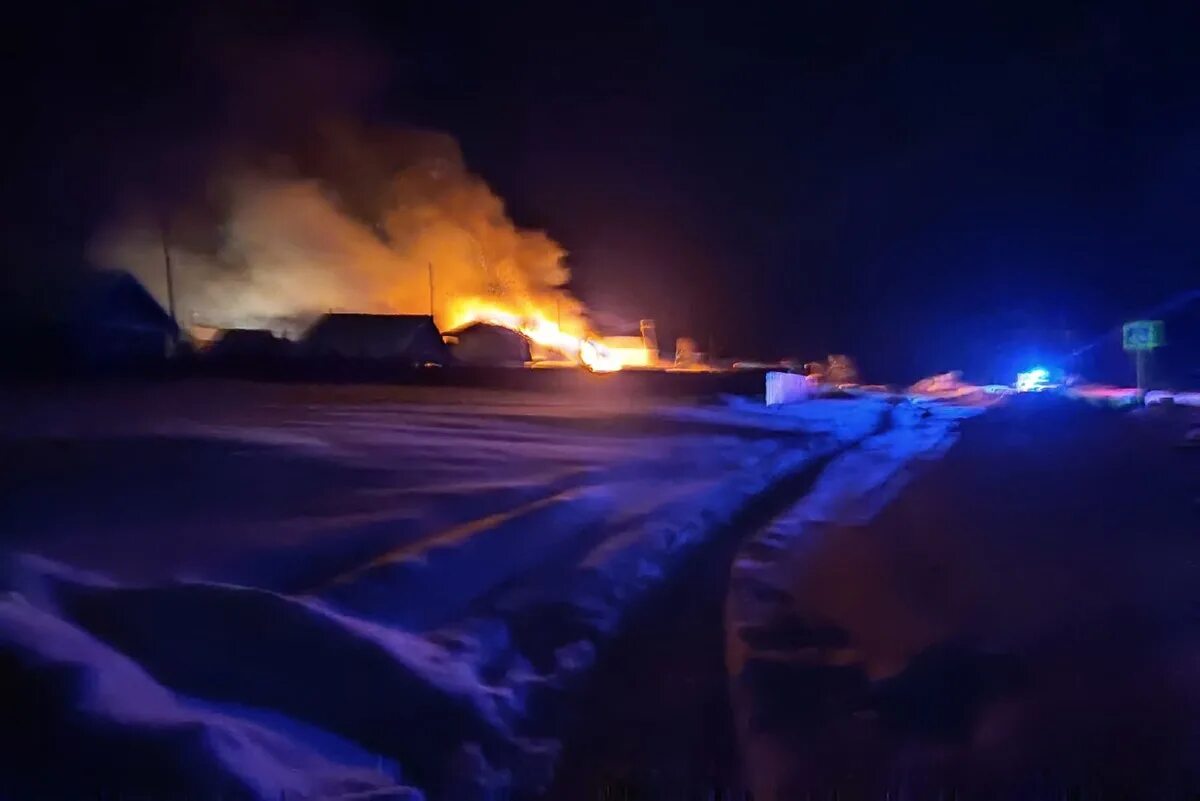 Пожар. Пожар в деревне. Ночной пожар. Ночной пожар в деревне. Сгорел ночной