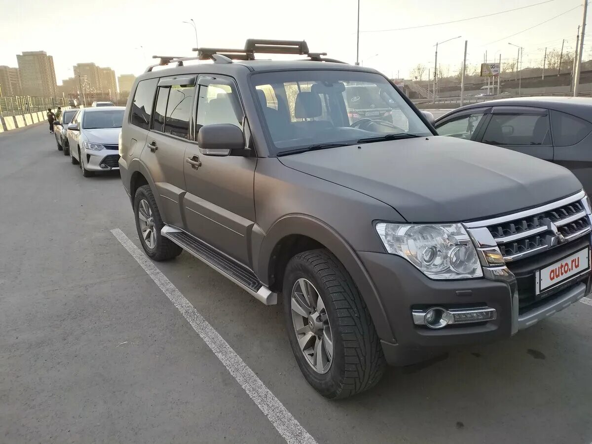 Mitsubishi pajero 2015