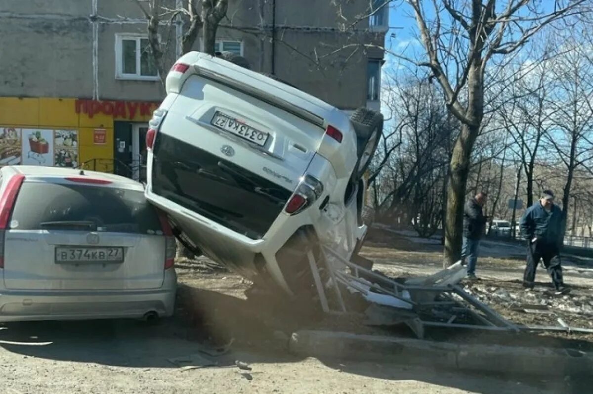 Дтп лазо хабаровского края. Водитель автомобиля хабаровск. Полиция хабаровск машина. Лейтенанта орлова хабаровск. Авария на улице лазо в хабаровске.