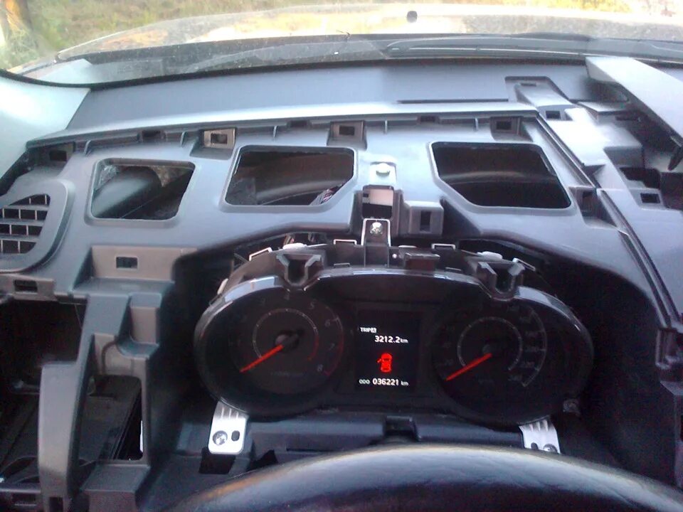 Фотоотчет. Как снять приборку в Outlander XL - Mitsubishi Outlander XL, 2,4 л, 2