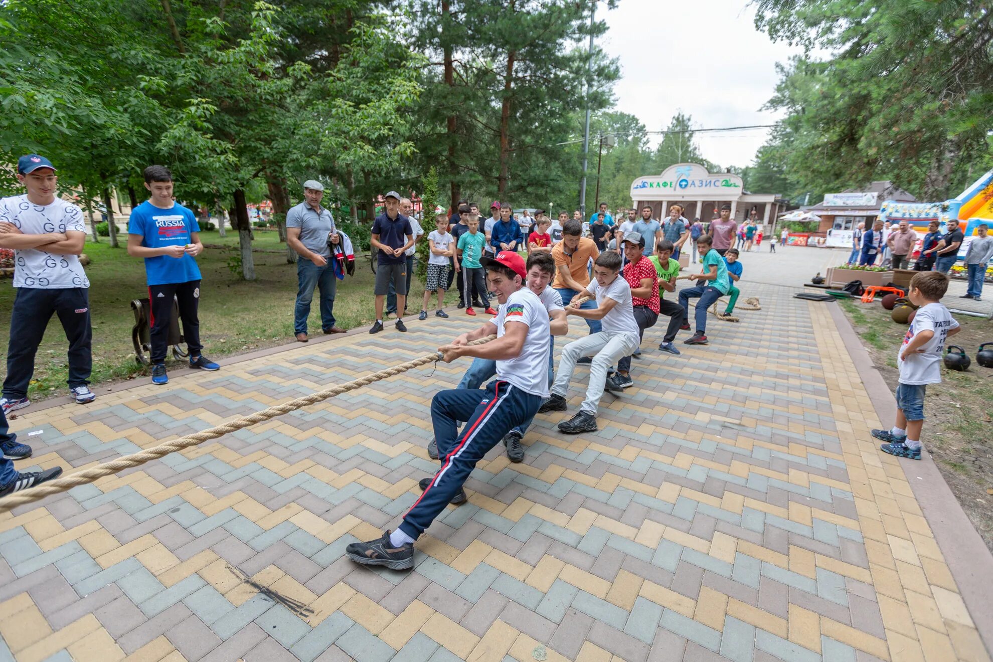 Спорт черкесск. Спортивные мероприятия в КЧР. Образ жизни городского жителя. Популяризация здорового образа жизни фото. Мероприятия под открытым небом фото.