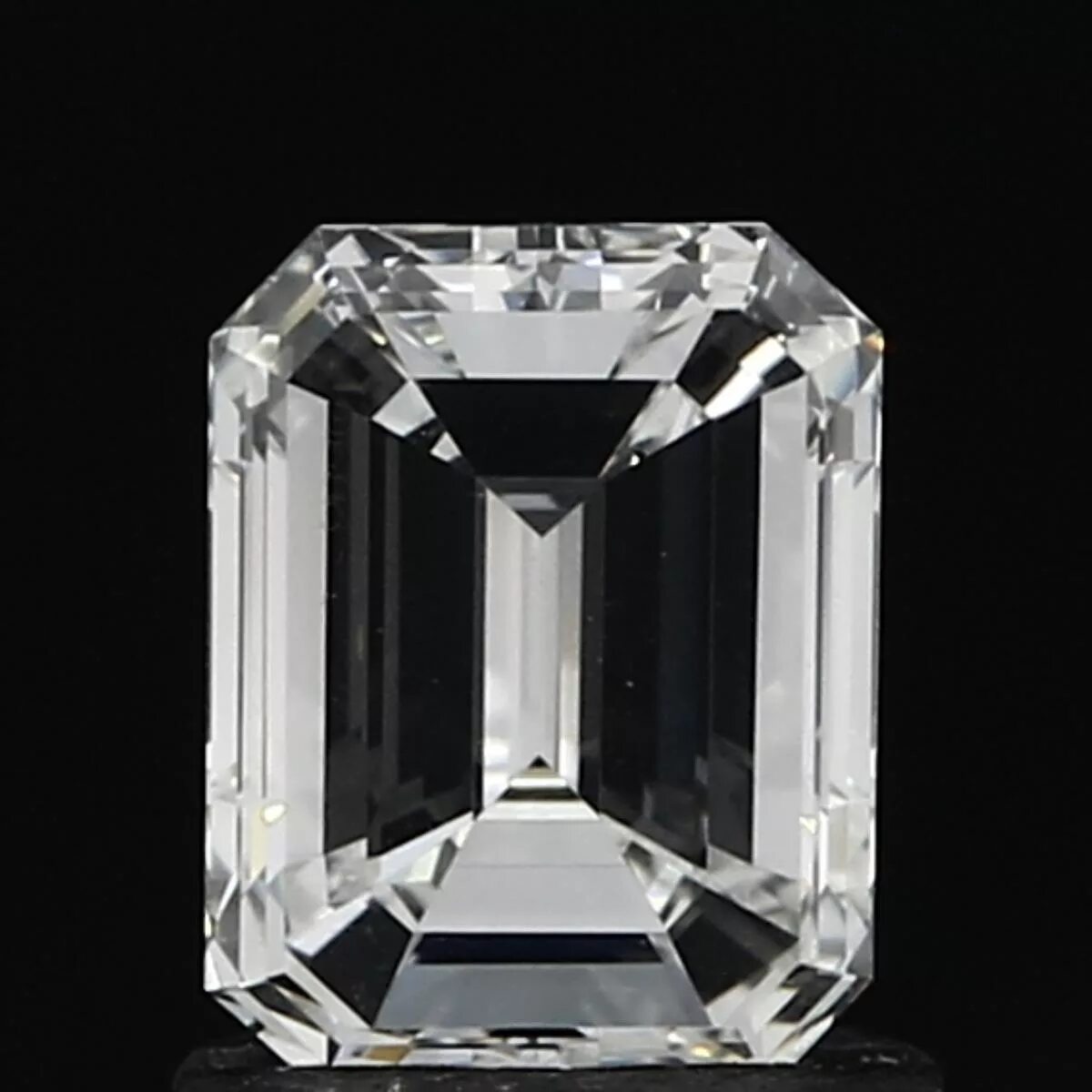 Натуральный изумруд 3 карата. Кольцо с уральским изумрудом октагон серебро. Колумбийский изумруд цена за 1 карат. 561 карат изумруд. Изумруд 100 карат.