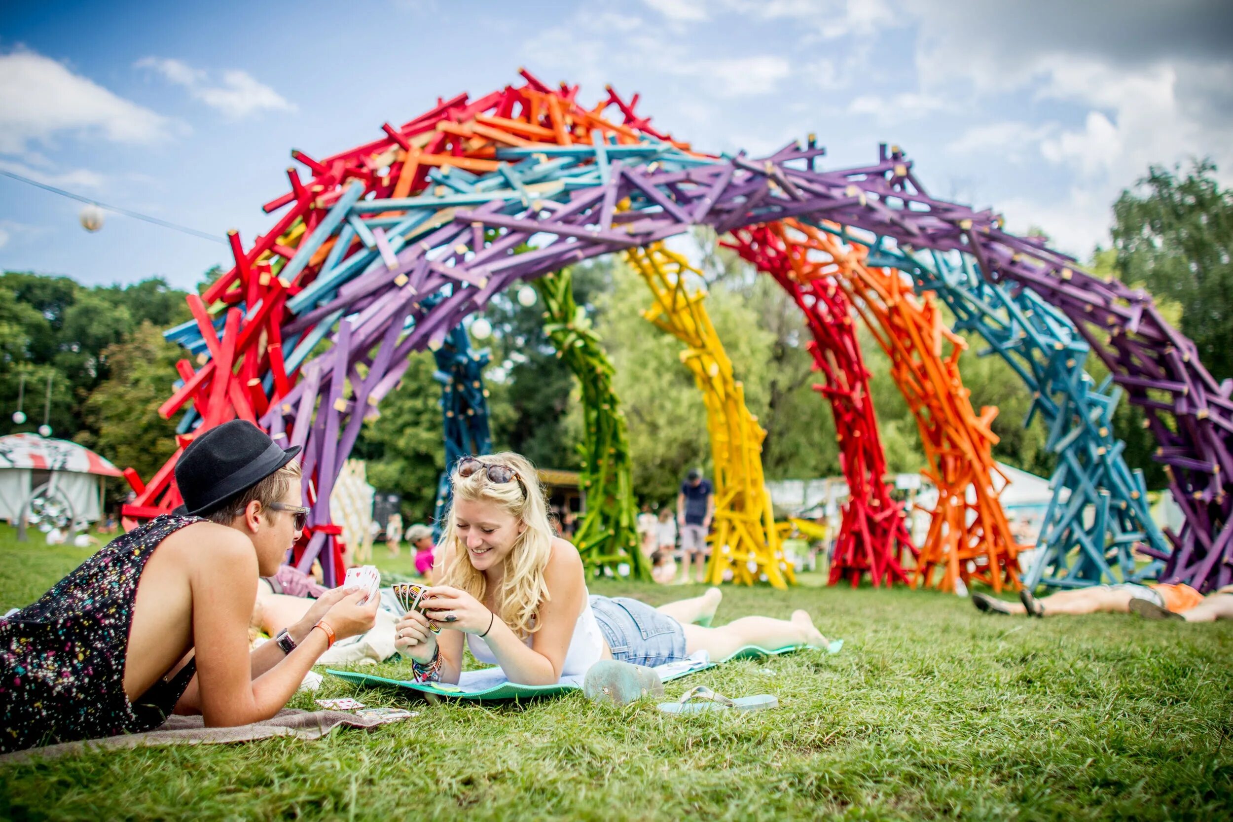 Креативная молодежь. Яркие инсталляции. Творческая личность. Оформители праздников декораторы. Креативные идеи мероприятий.