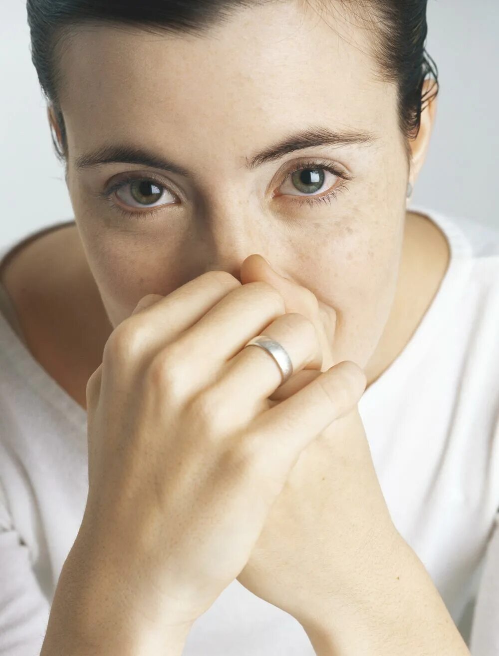 Запах. Девушка с апельсинами. Ощущение запаха сигаретного дыма. Нос вверх. Преследует запах человека.