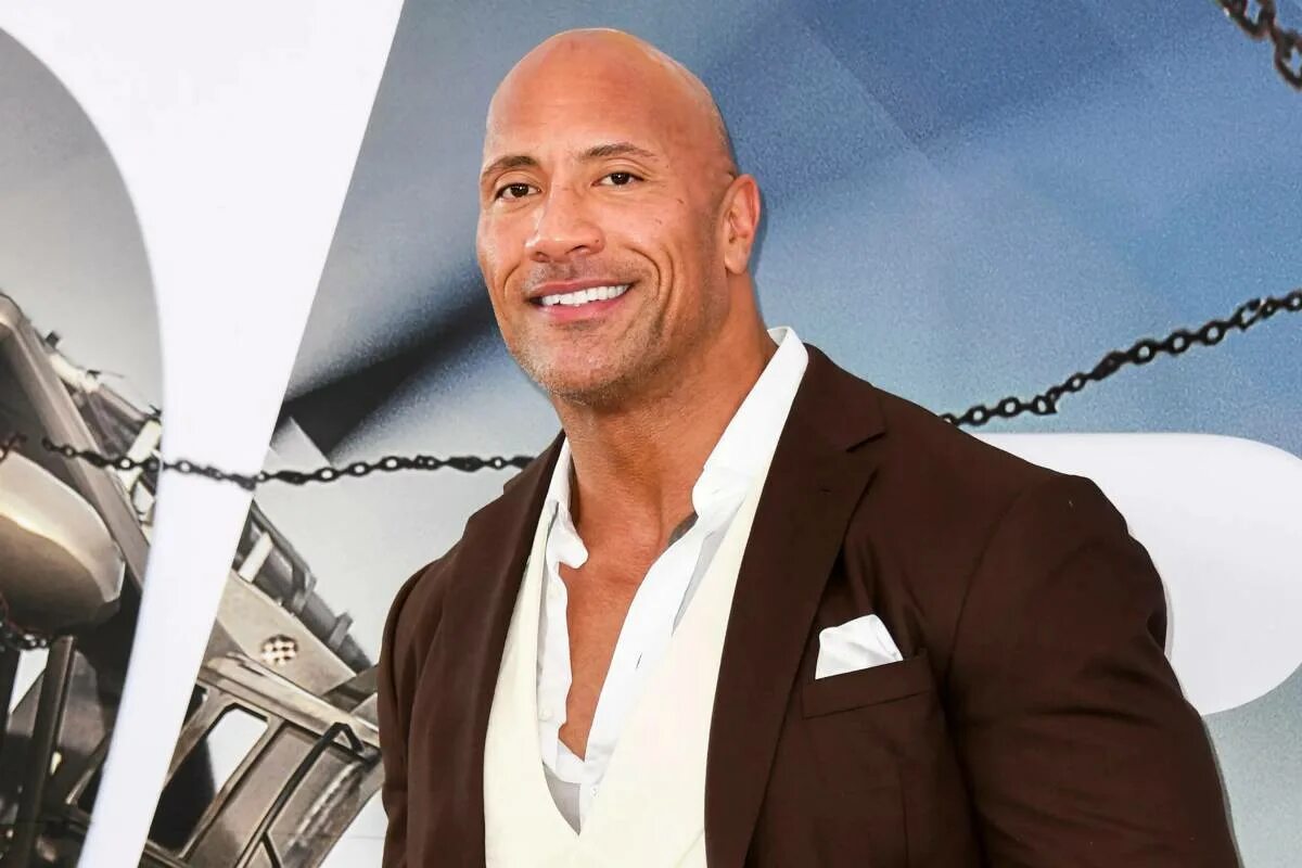 Дуэйн джонсон актер. Дуэйн скала джонсон. Дуэйн сказал джонсон. Dwayne johnson red notice. Красная скала джонсон.