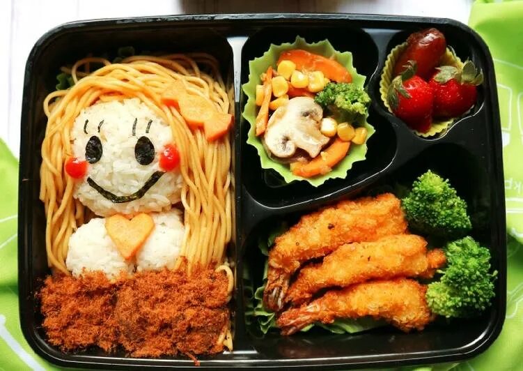 Бенто торт stray kids. Бенто торт с крысами. Бенто с бэтменом. Прикольные бенто мужу. Смешные бенто тортики.