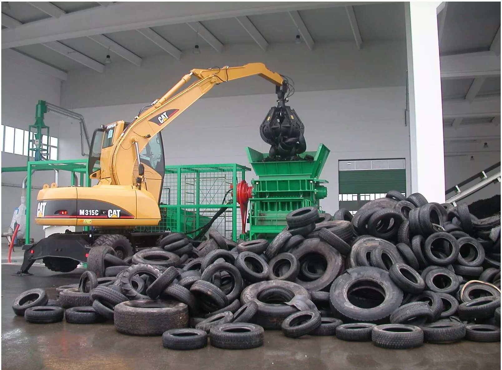 Резиновые отходы. Свалка покрышек. Переработка автошин. Утилизация резины. Отходы резины.