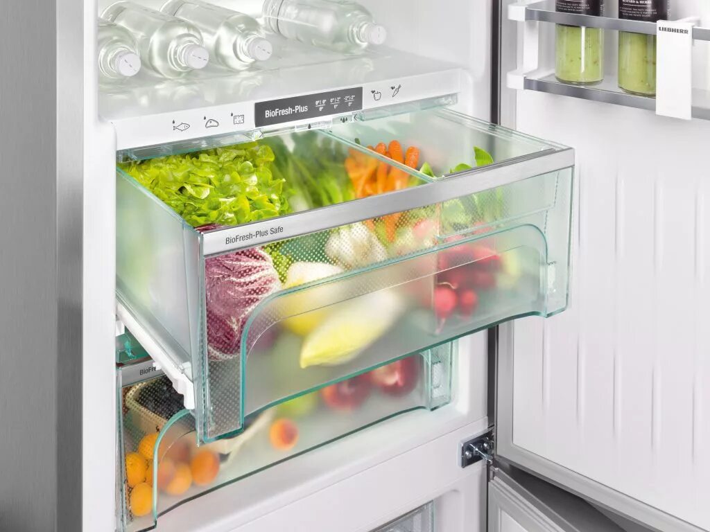 Полезная морозилка. Либхер холодильник двухкамерный с зоной свежести. Холодильник Либхер 4878. Либхер зона свежести. Холодильник Liebherr BIOFRESH.
