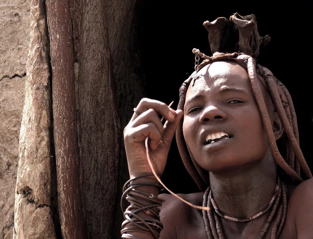 Голое племя химба. Племя Химба. Племя Химба в Намибии. Племя Химба женщины. Племя Химба в Намибии женщины.