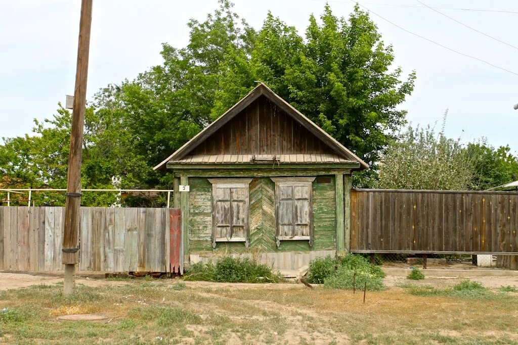 Погода красный яр. Музей красный Яр Астраханская область. Дом купца Ветлугина красный Яр Астрахань. Село красный Яр Астраханская область дом купца. Здание музея красный Яр Астраханской области.