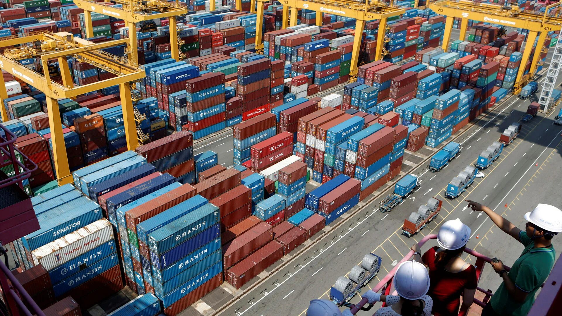 Поставка товаров из китая. Корабль с контейнерами. Контейнер из китая жд. Автоперевозки из китая. Джода перевозки из китая.