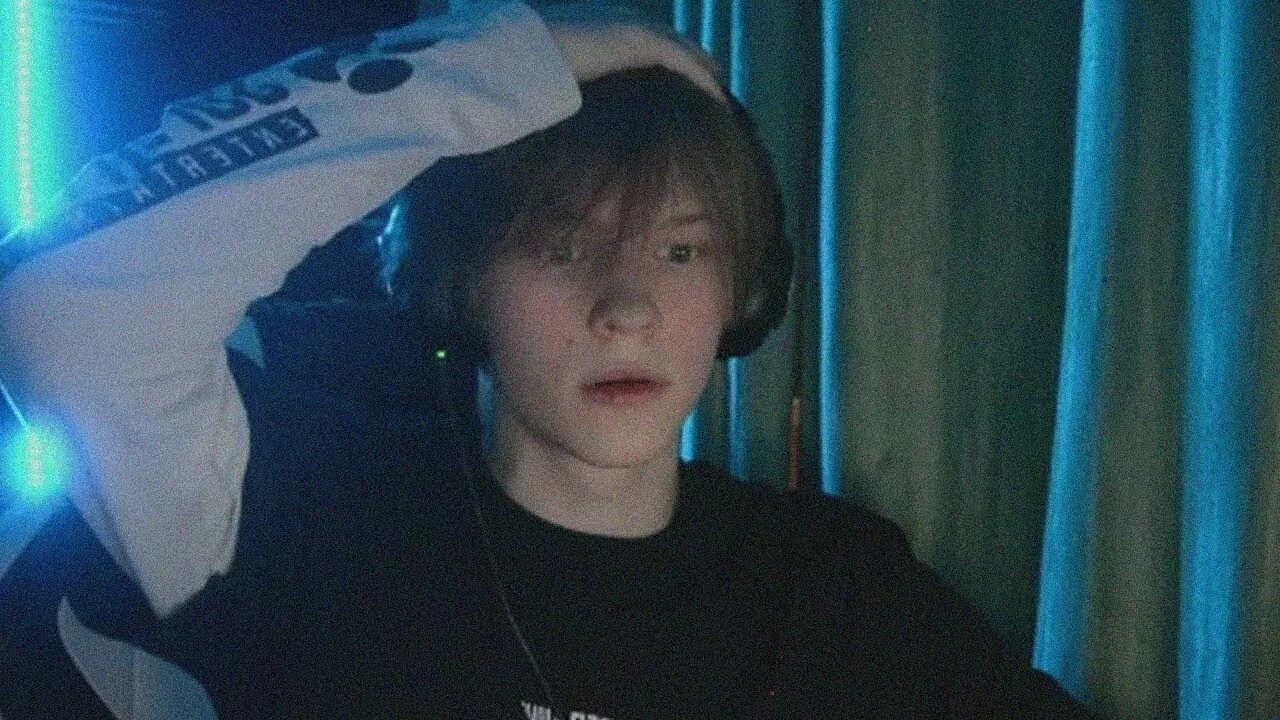 Deepins02. Дипенс ваня стример. Дипинс 2022. Дипенс стример 2022. Deepins02.